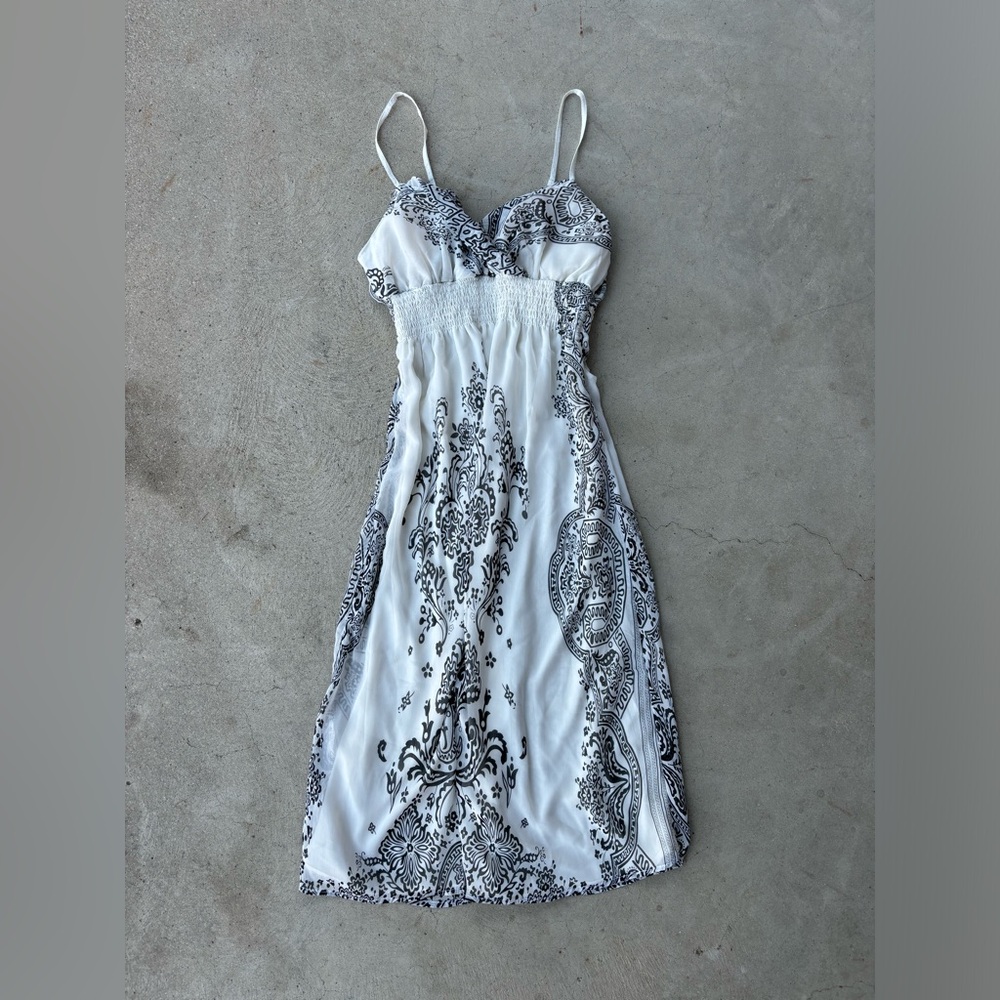 White and black paisley print dress